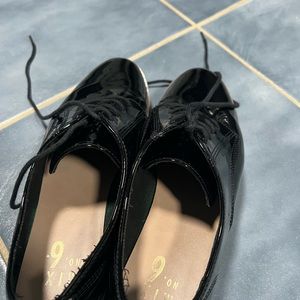 Shoes size 7 worn few times only